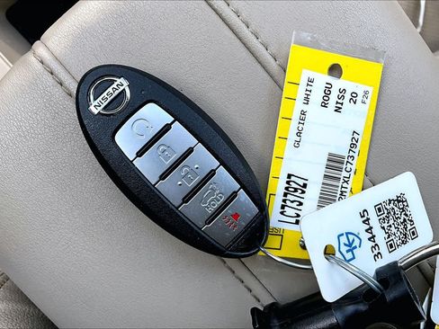 Used 2020 Nissan Rogue SL w/ Premium Package FWD image 15