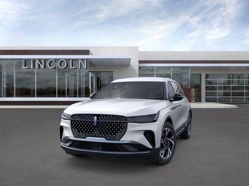New 2026 Lincoln Nautilus Premier image 2