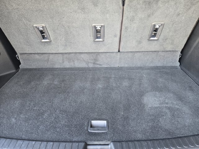 Used 2026 Chevrolet Traverse RS FWD image 22