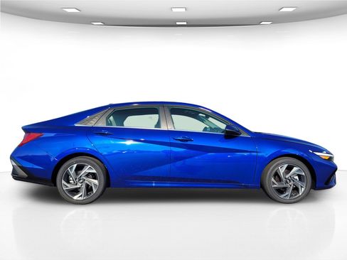 New 2026 Hyundai Elantra Limited image 8