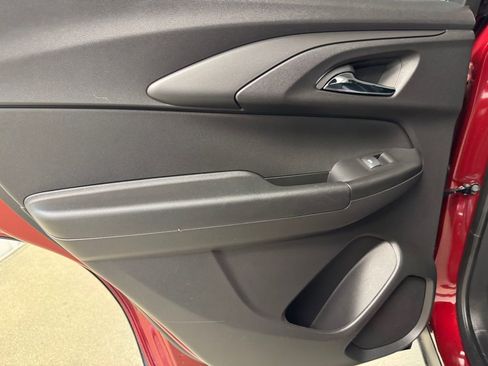 Used 2025 Chevrolet TrailBlazer LT w/ Convenience Package image 16