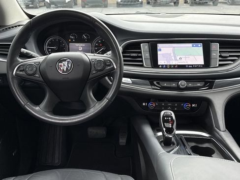 Used 2020 Buick Enclave Essence w/ LPO, Luxury Package image 8