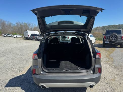 Used 2022 Ford Escape S image 8