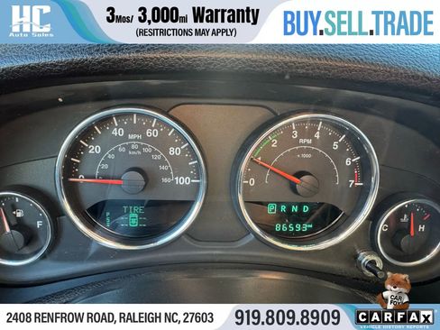 Used 2015 Jeep Wrangler Unlimited Sahara w/ Connectivity Group image 27