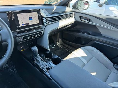 Certified 2025 Toyota Camry SE AWD/4WD image 16