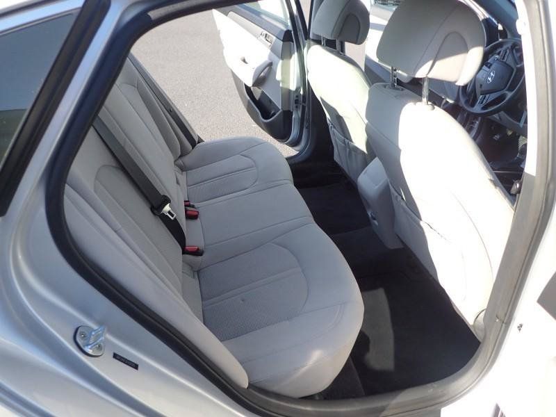 Used 2015 Hyundai Sonata SE FWD image 11