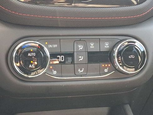 Used 2021 Chevrolet TrailBlazer RS w/ Sun and Liftgate Package AWD/4WD image 16