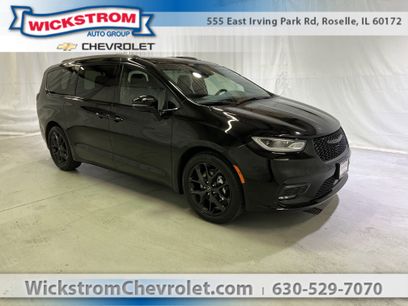 Used 2025 Chrysler Pacifica Limited