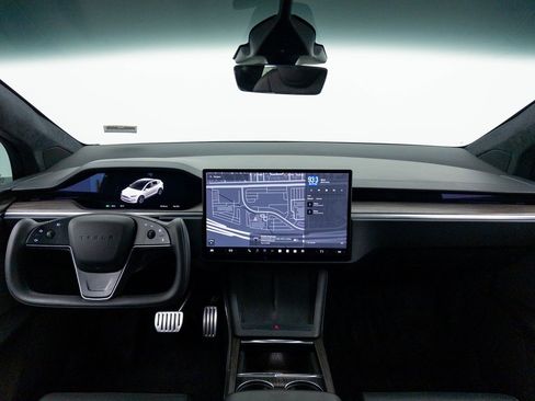 Used 2022 Tesla Model X image 3