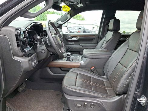 Used 2024 Chevrolet Silverado 1500 High Country AWD/4WD image 13
