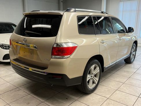 Used 2013 Toyota Highlander Limited image 9