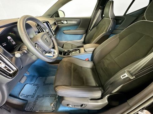 Used 2023 Volvo XC40 Recharge Ultimate image 19