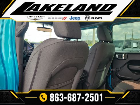 Used 2024 Jeep Wrangler Unlimited Sport AWD/4WD image 12