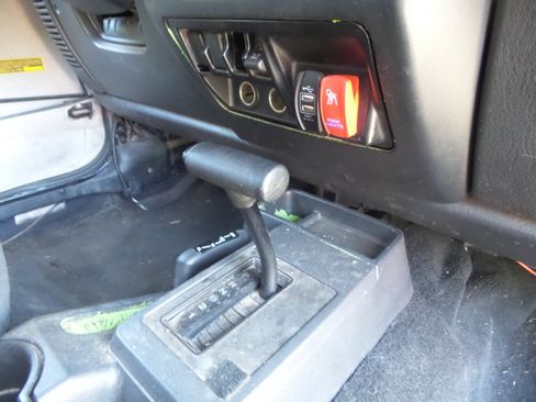 Used 2005 Jeep Wrangler Unlimited w/ Security Group image 34