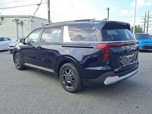 New 2026 Kia Carnival EX image 4