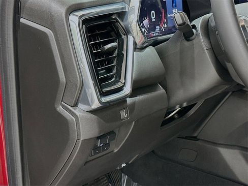 Used 2024 GMC Canyon Elevation w/ Convenience Package image 10