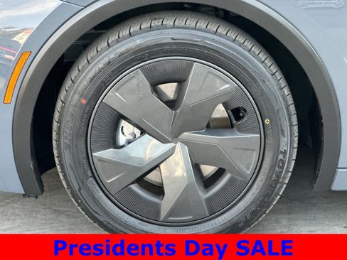 Used 2023 Toyota Prius Prime SE image 27