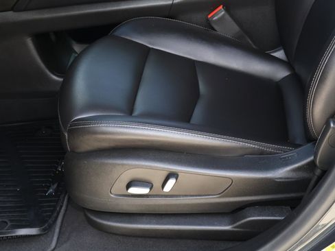 Used 2022 Cadillac XT5 Luxury image 18