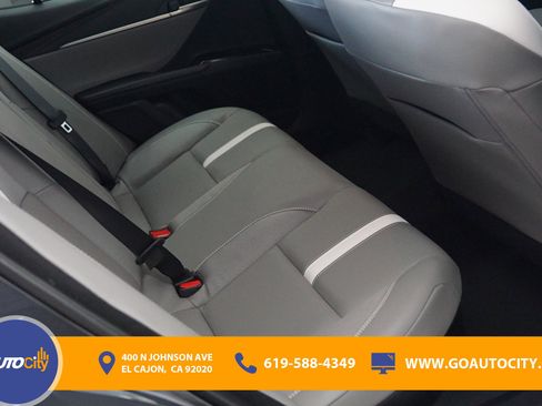 Used 2025 Toyota Camry SE w/ Convenience Package image 13