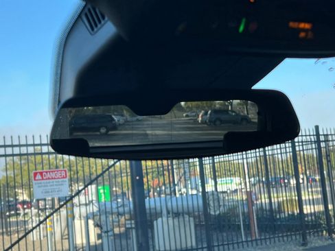 Certified 2025 Cadillac XT4 Premium Luxury image 25