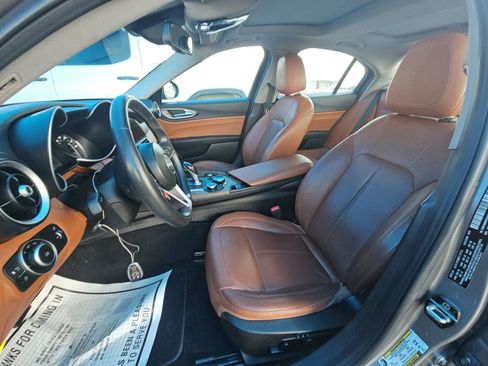 Used 2019 Alfa Romeo Giulia Ti image 10