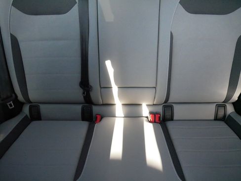 Certified 2022 Volkswagen Taos SE image 13