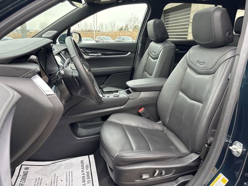 Used 2025 Cadillac XT6 Premium Luxury image 26