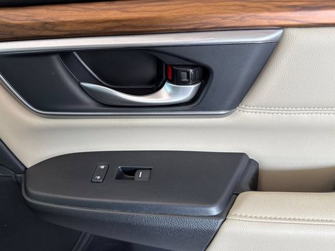 Used 2019 Honda CR-V Touring image 19