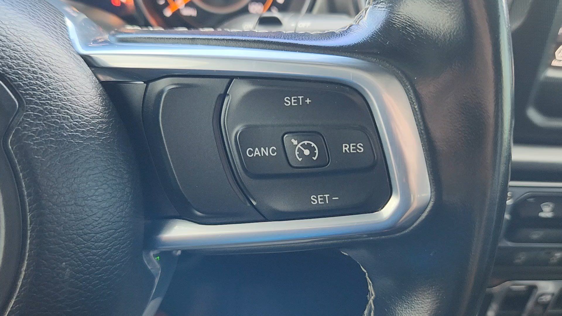 Used 2020 Jeep Wrangler Unlimited Sahara AWD/4WD image 12