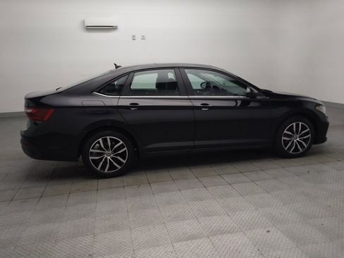 Used 2025 Volkswagen Jetta SE FWD image 10