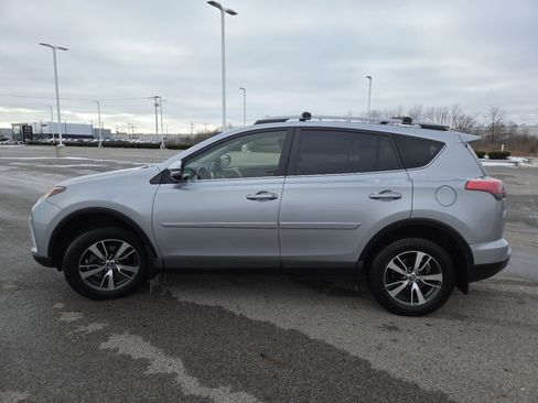 Used 2018 Toyota RAV4 XLE image 14