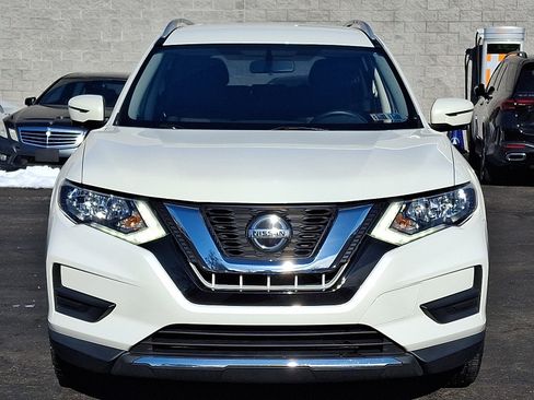 Used 2018 Nissan Rogue SV w/ Premium Package image 2