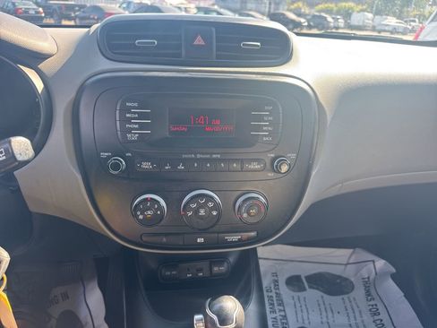 Used 2014 Kia Soul FWD image 8