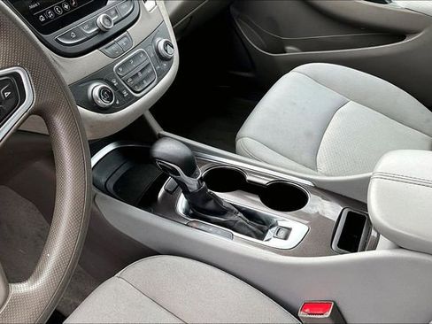 Used 2022 Chevrolet Malibu LT image 15