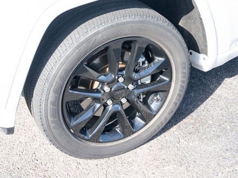 Certified 2021 Jeep Grand Cherokee Laredo X image 9