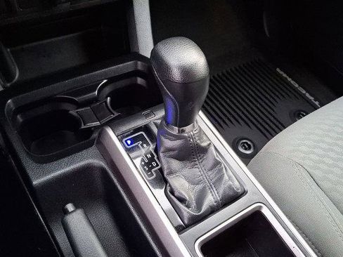Certified 2020 Toyota Tacoma SR5 image 14