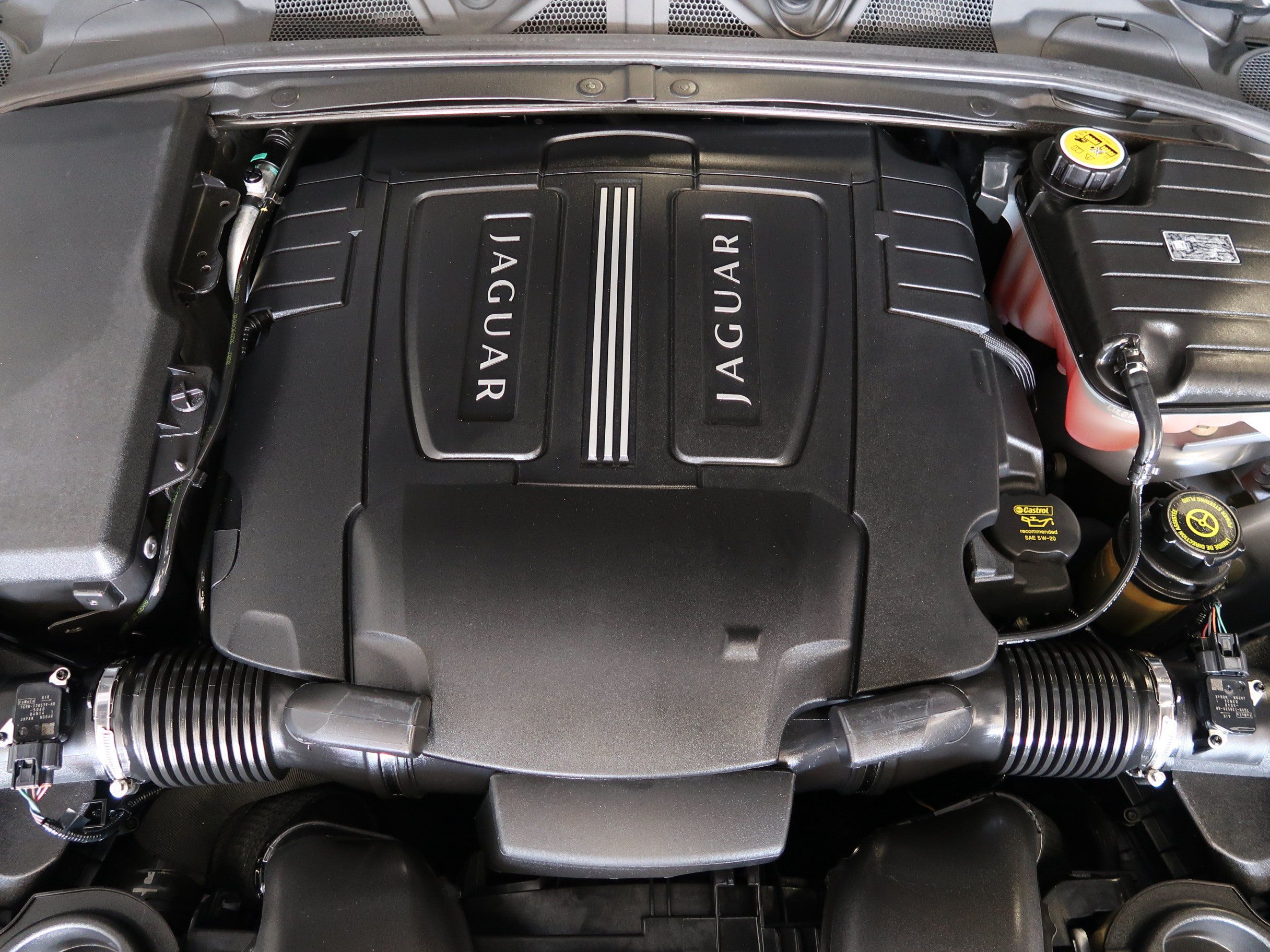 Used 2012 Jaguar XF Portfolio RWD image 39