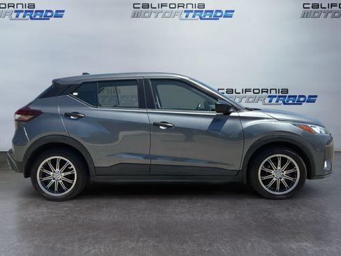 Used 2023 Nissan Kicks S FWD image 4