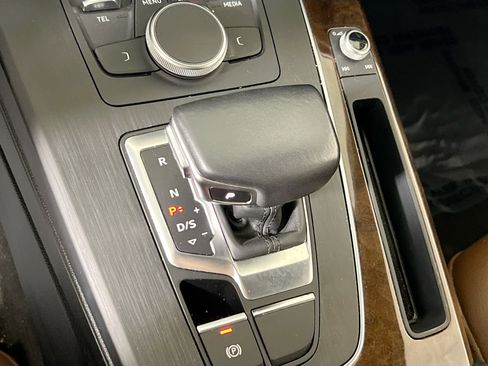 Used 2019 Audi Q5 2.0T Premium w/ Convenience Package image 16