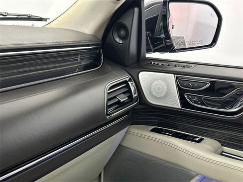 Used 2022 Lincoln Navigator L Black Label image 37