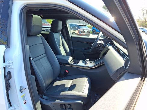 Used 2026 Land Rover Range Rover Evoque S AWD/4WD image 3