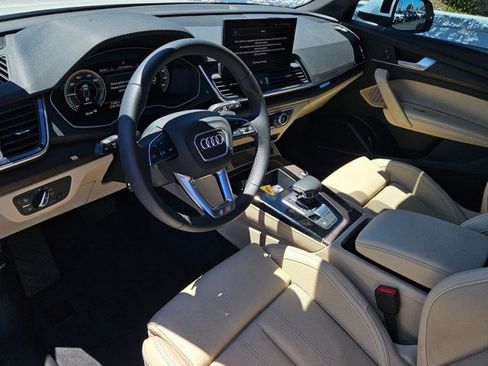 Used 2024 Audi Q5 e Premium Plus w/ Premium Plus Package AWD/4WD image 10