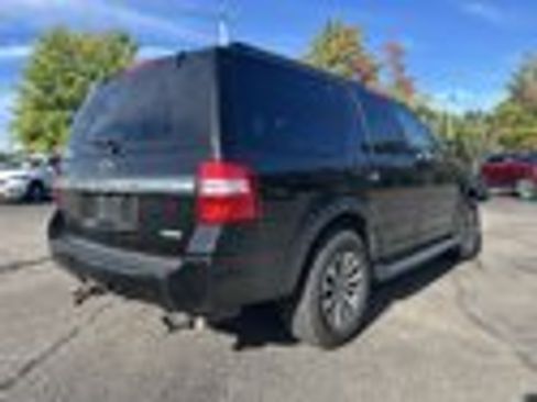 Used 2017 Ford Expedition XLT w/ Equipment Group 202A AWD/4WD image 4