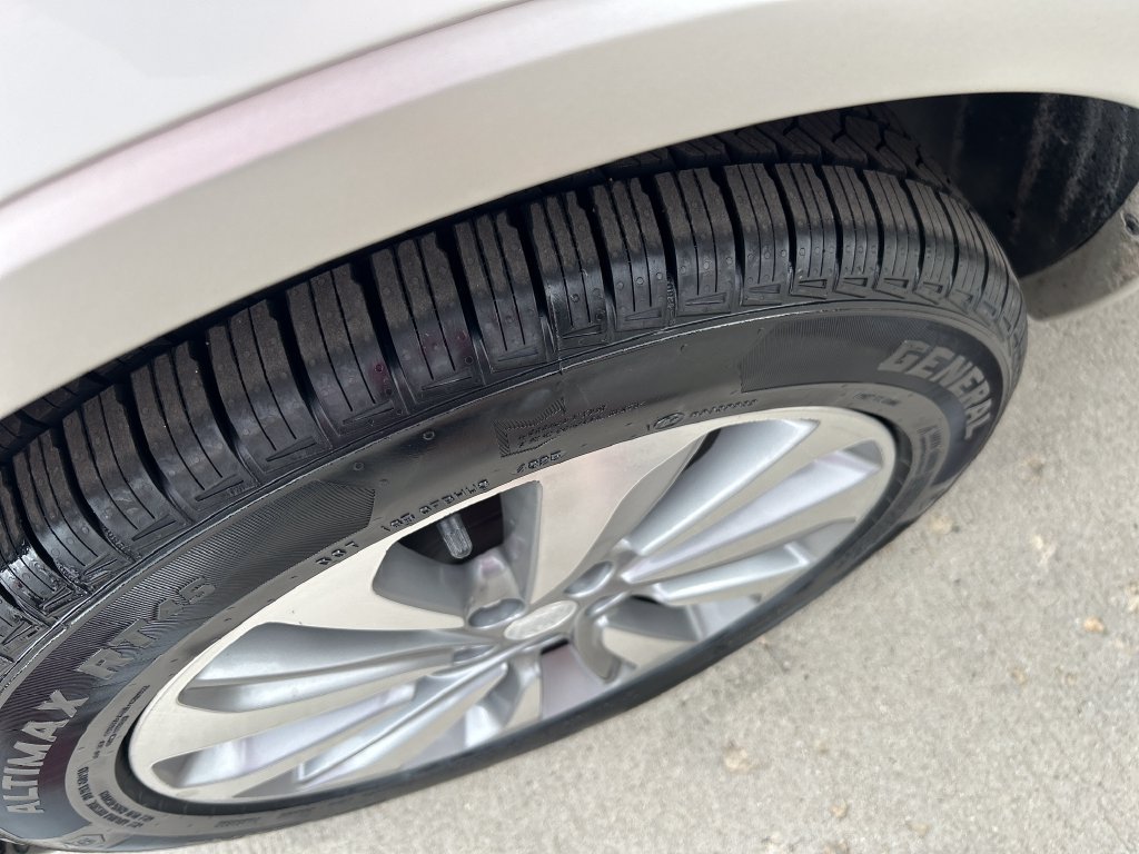 Used 2018 Buick Encore Preferred w/ LPO, Road Trip Package FWD image 21