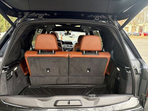 Used 2020 BMW X7 M50i image 24