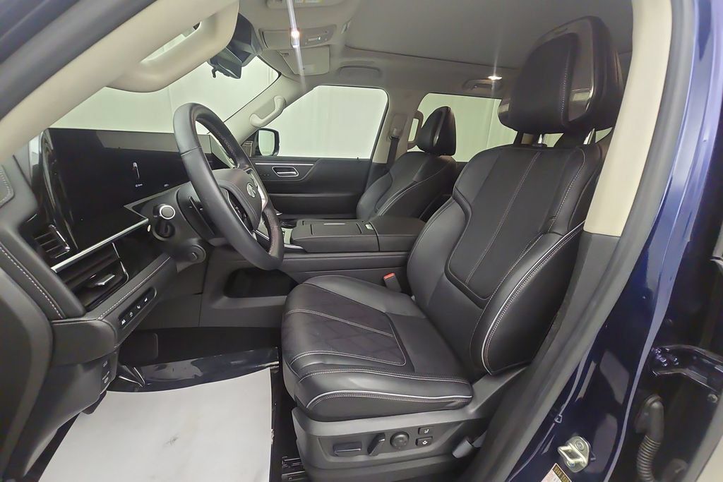 Used 2025 INFINITI QX80 Sensory AWD/4WD image 12