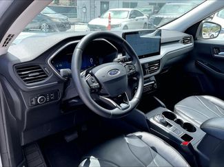 Used 2025 Ford Escape SE w/ PHEV Premium Package FWD video 2