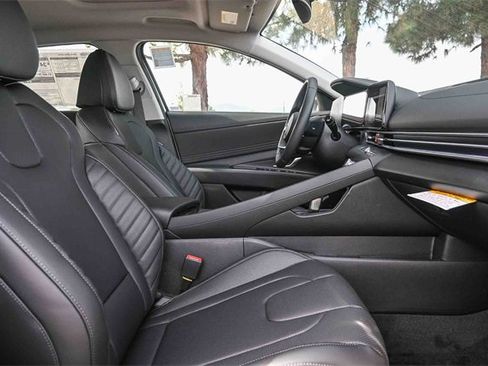 New 2026 Hyundai Elantra Limited image 18