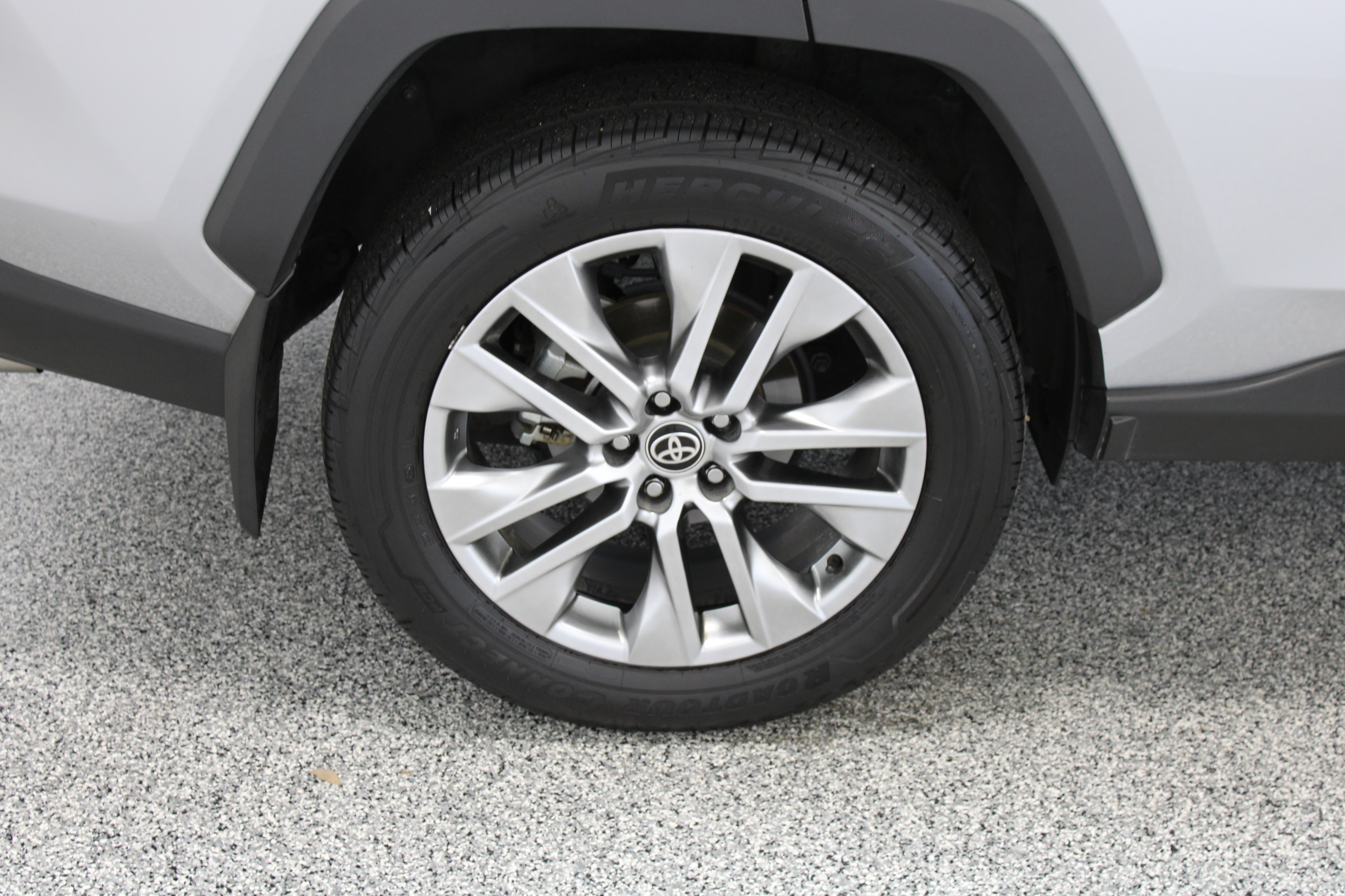 Used 2023 Toyota RAV4 XLE Premium FWD image 6