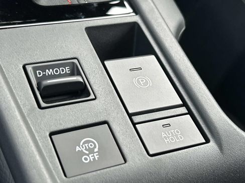 New 2026 Nissan Sentra SR w/ SR Premium Package FWD image 33